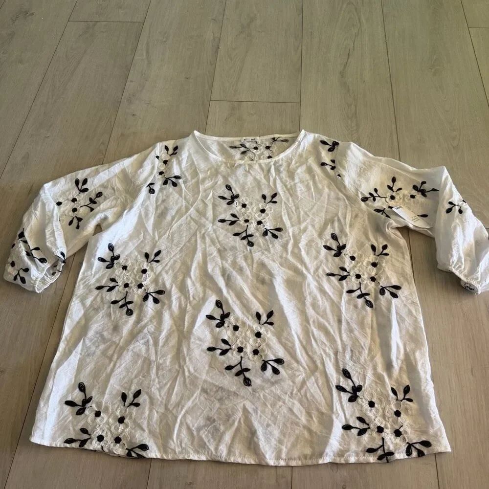 Kindred White Navy Floral Embroidered 3/4 Sleeve Boho Peasantsize 2X